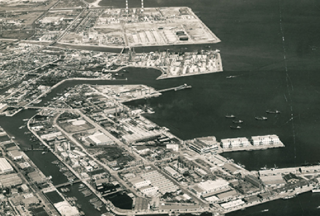 1960年代の四日市港の空撮写真
